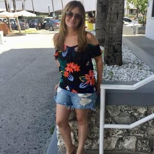 Meet your Posher, Danielle